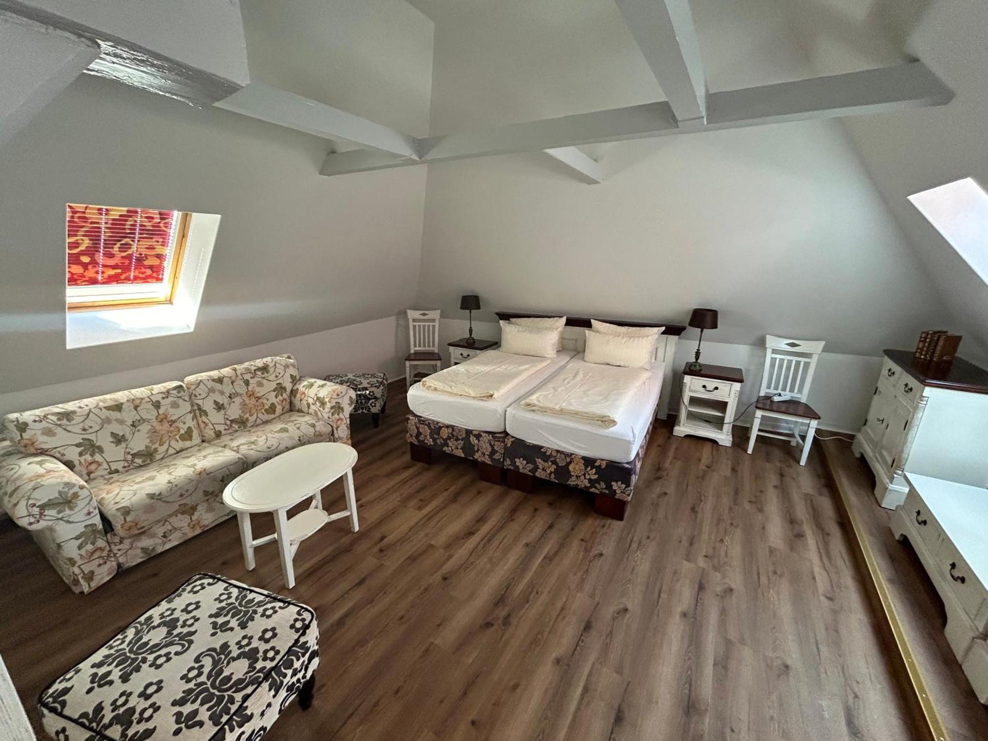 Ratskeller Waren Hotell Exteriör bild